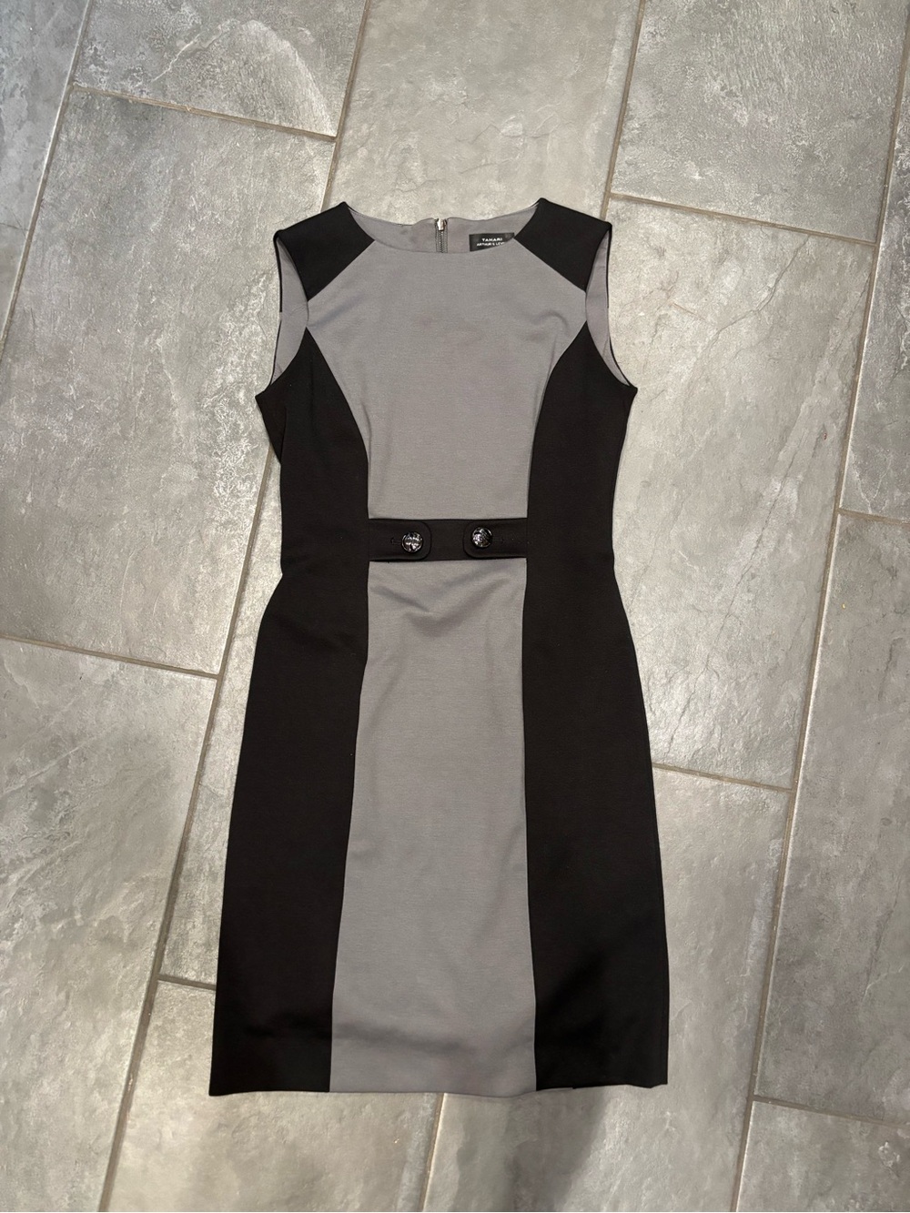 Women’s black and grey tahari sleeveless dress size 2